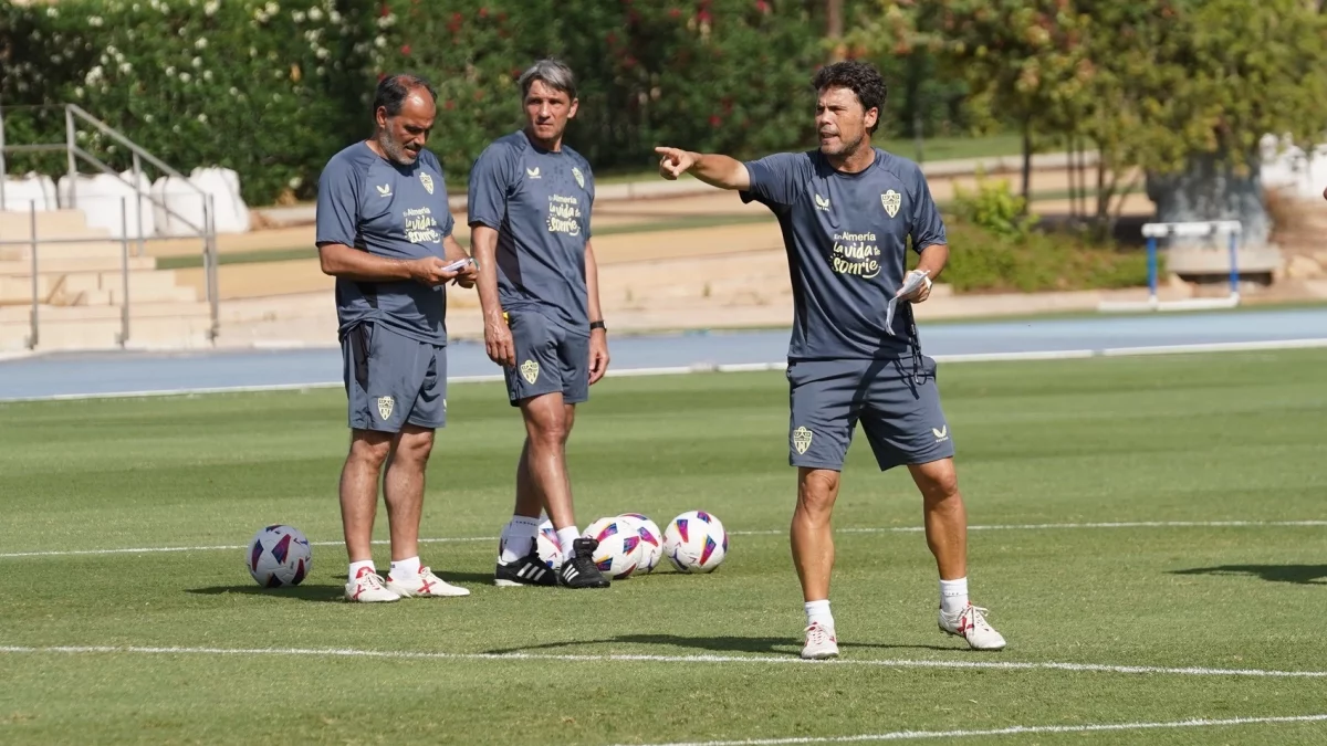 Rubi tiene muchas cabezas pensantes para hacer un Almería mejor.