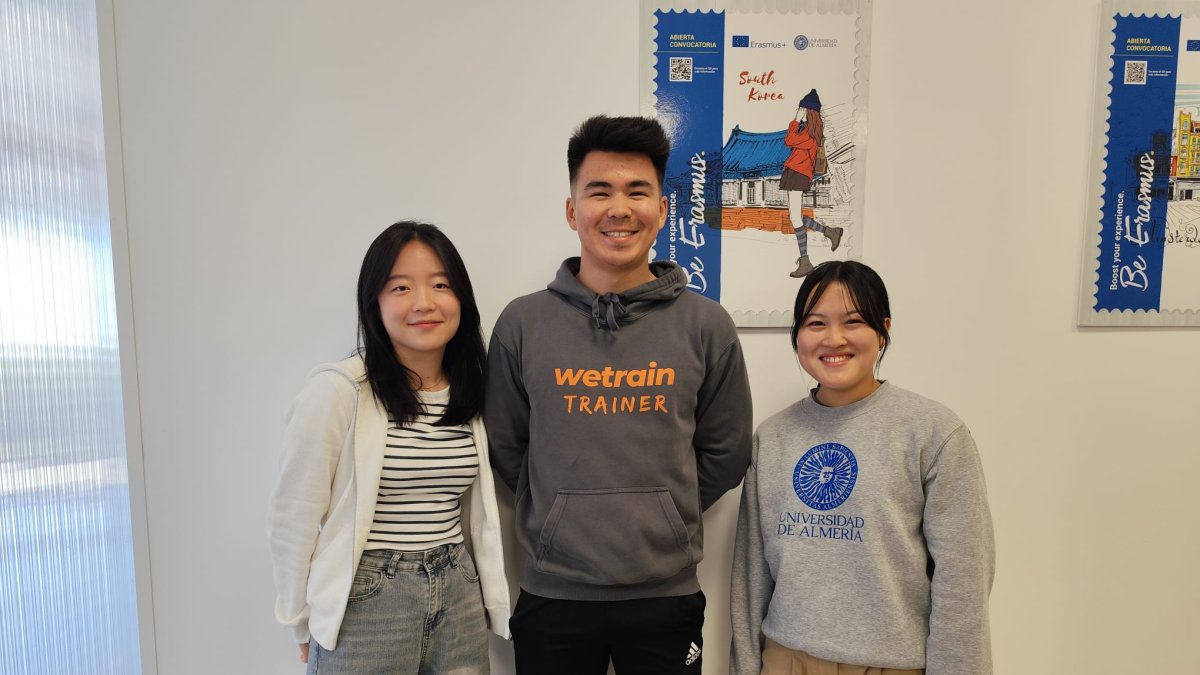 Nahyeon Lee, de Corea del Sur; Temirlan Bissenov, de Kazajistán; y Hikaru Kida, de Japón.