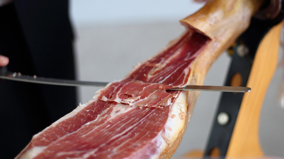 Jamón serrano para cenar.