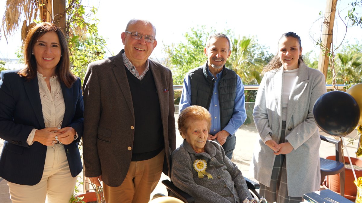 Guadalupe celebró su 100º cumpleaños rodeada de familiares y amigos.