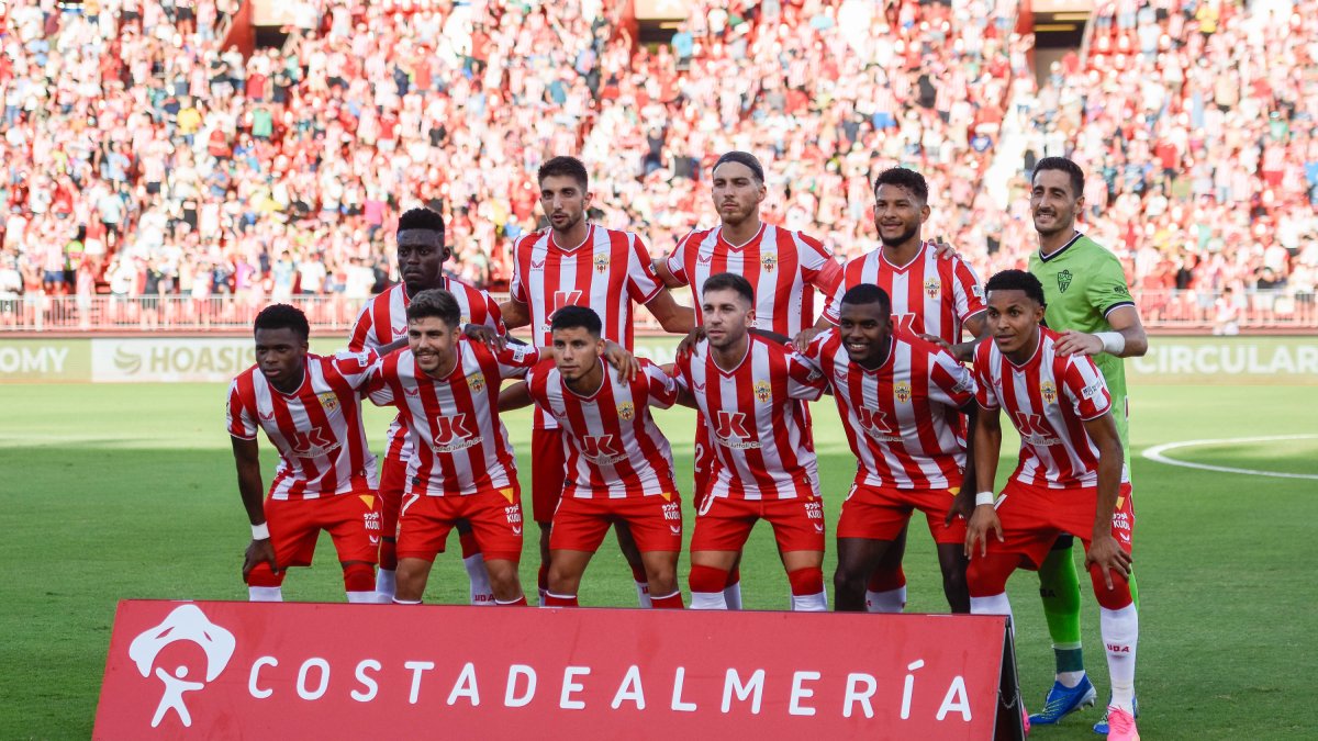 Diego Mariño con el Almería más caro de la historia estrenando la Primera.