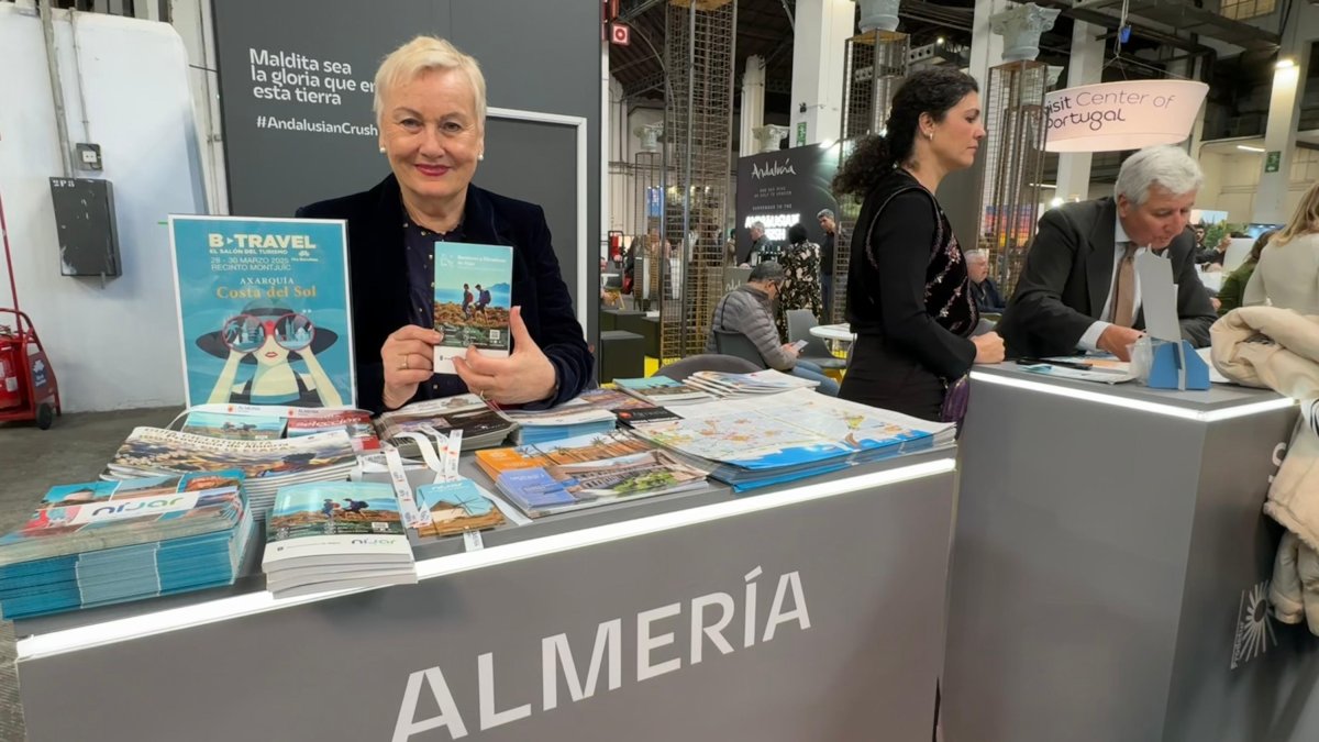 La concejal de turismo de Níjar, Pilar Fenoy, en el stand de B-Travel