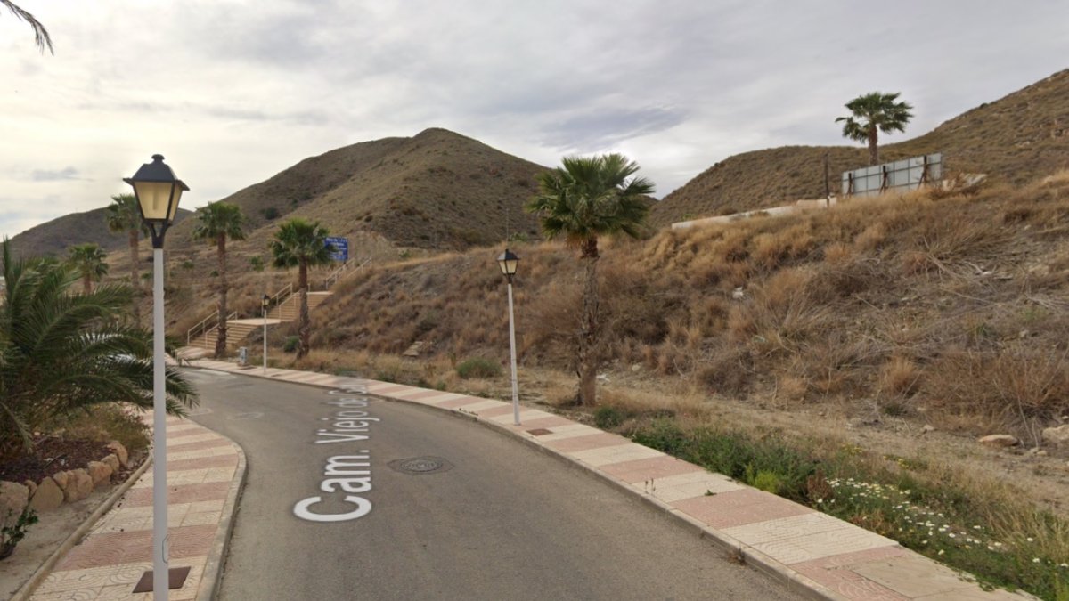 Sede postal de Azata del Sol, promotora de El Algarrobico, en Carboneras.