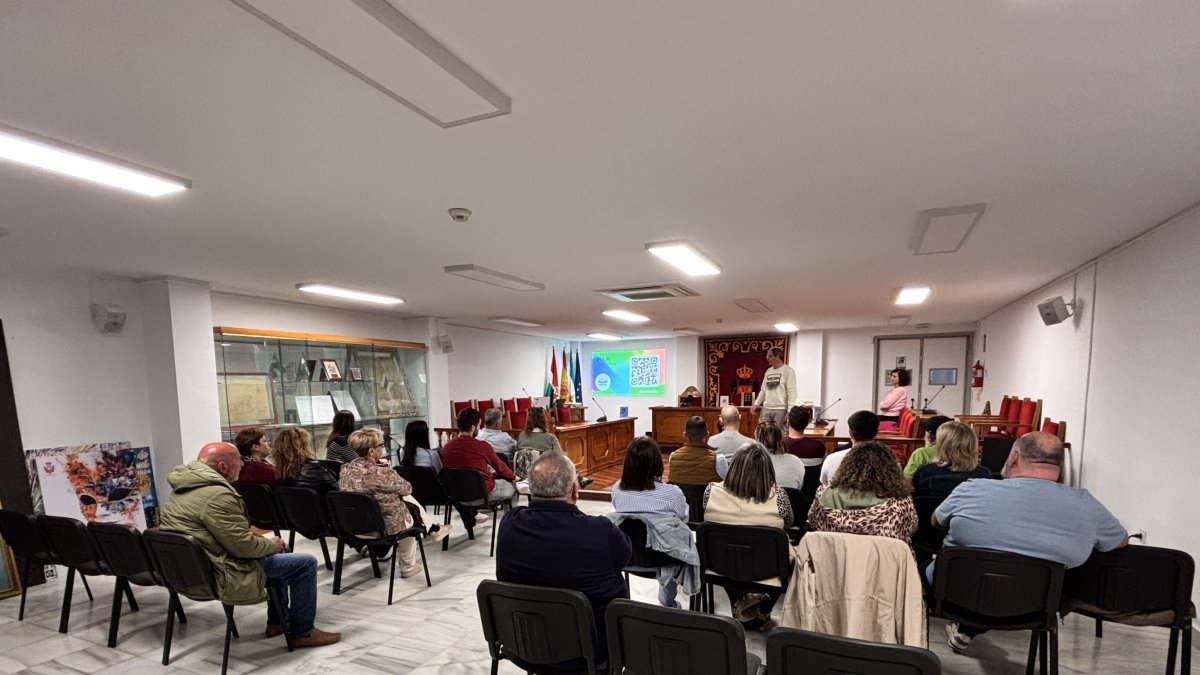 Reunión puesta en marcha Campaña Pulpí Activa en el Ayuntamiento.