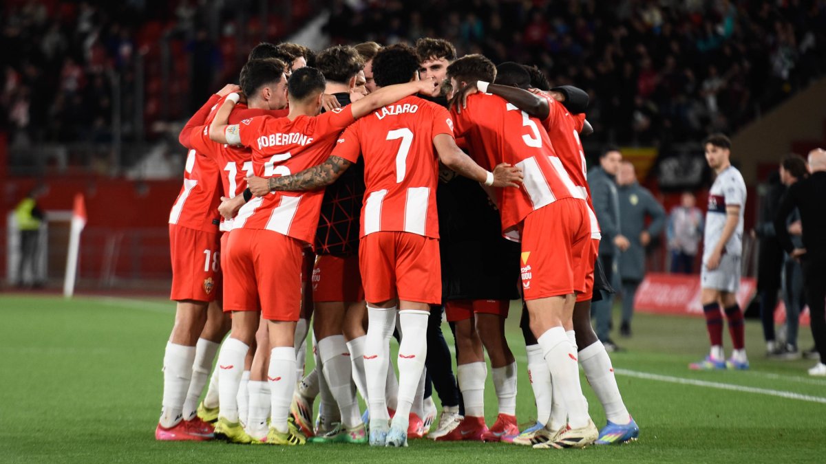 El Almería viene de ganar al Levante con un gol de Luis Suárez y se reengancha a la dura carrera por el ascenso directo.