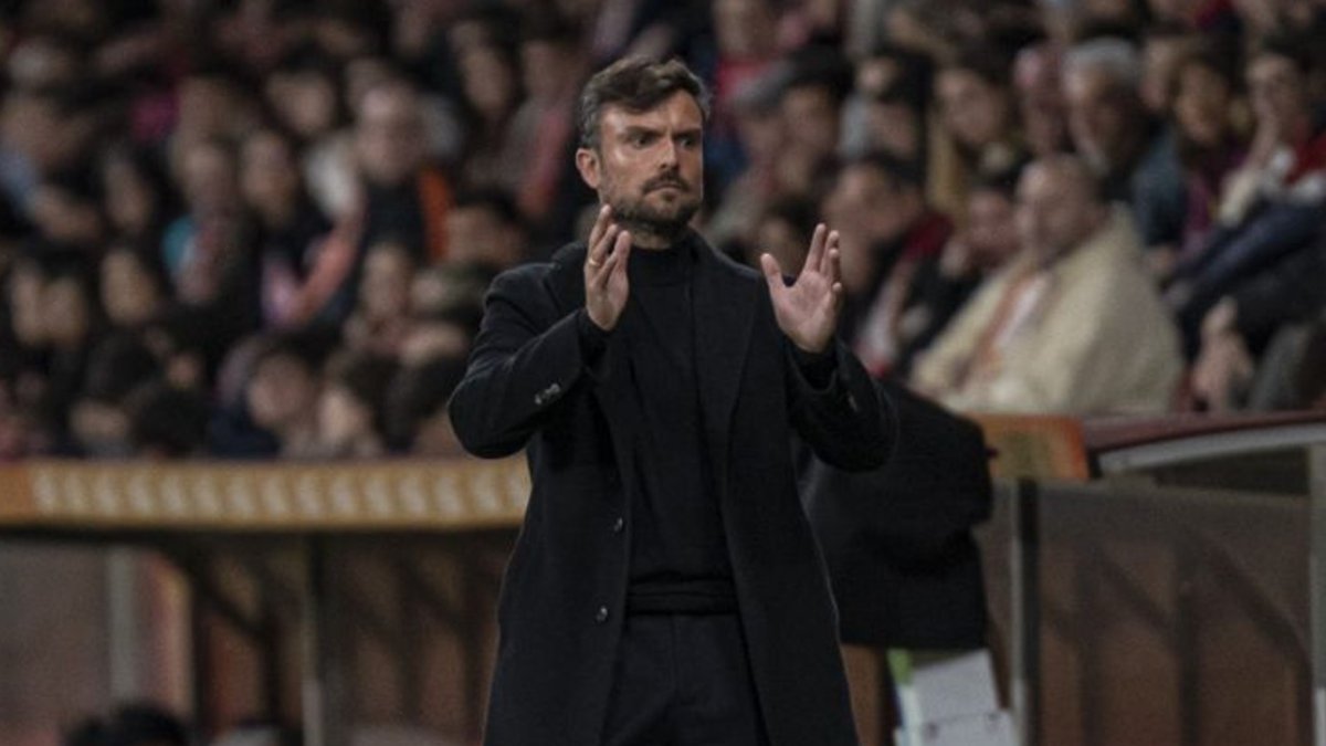 Rubén Albés prepara las maletas para dejar el Sporting de Gijón.