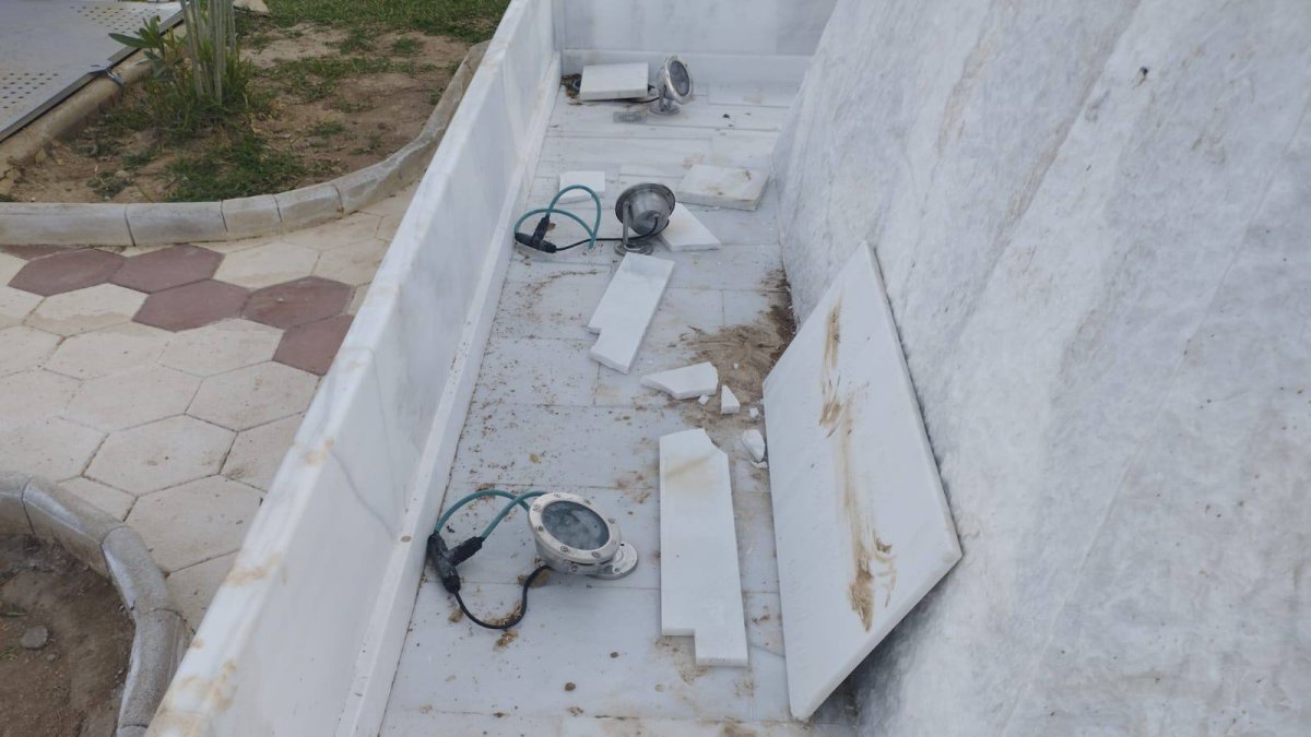 Actos de vandalismo en la fuente del Museo del Pescador.