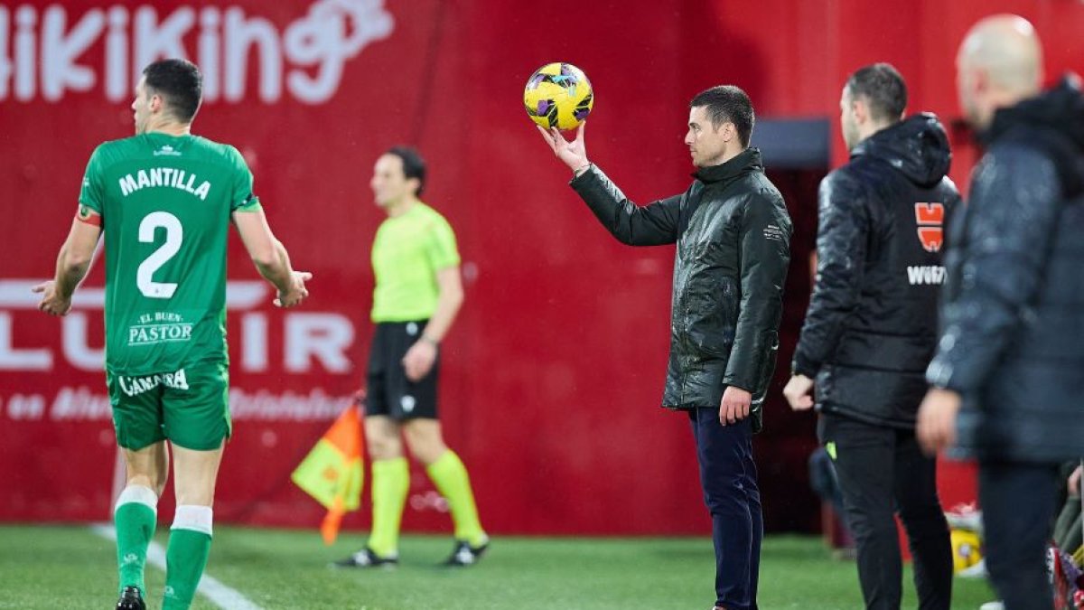 Alessio Lisci sostiene al Mirandés entre los candidatos al ascenso.