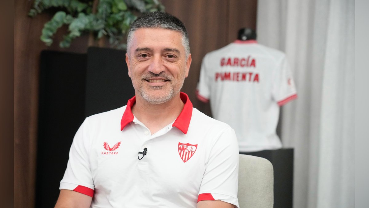 García Pimienta se marcha del Sevilla FC pese a que tenía contrato hasta junio de 2027.
