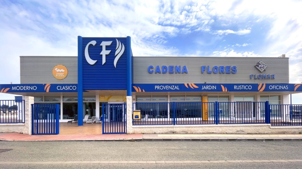 Sede de Cadena Flores, ubicada en Vera.