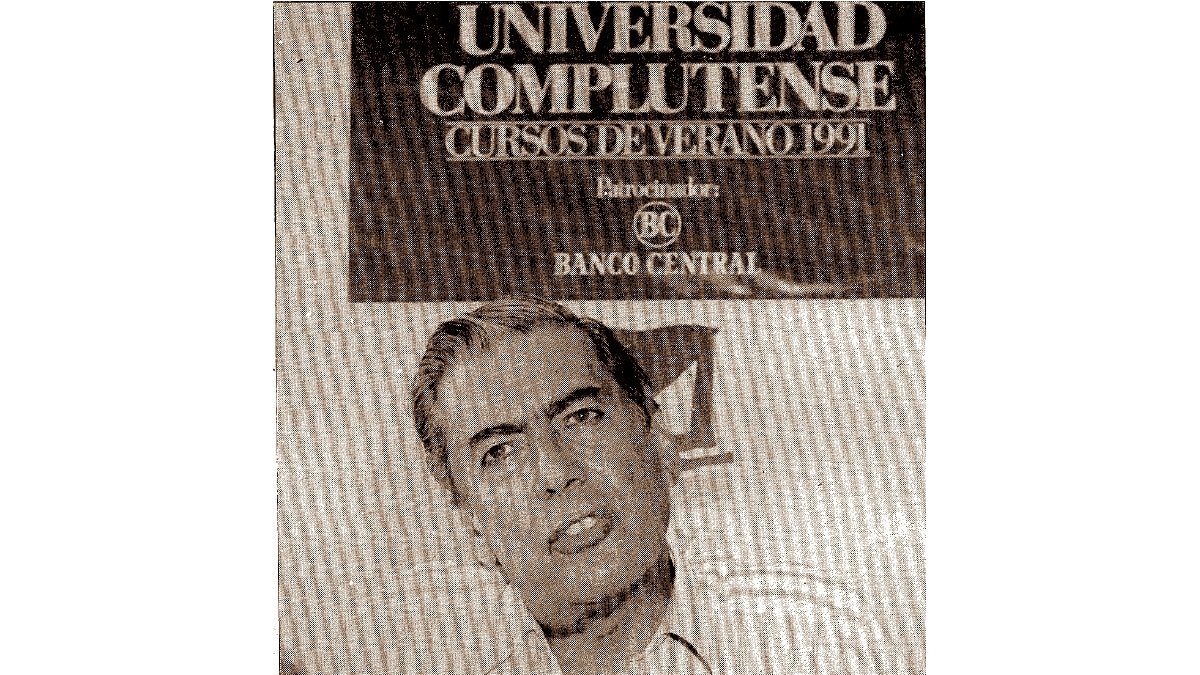 El escritor peruano en Aguadulce, en los Cursos de Verano de la Complutense en 1991.