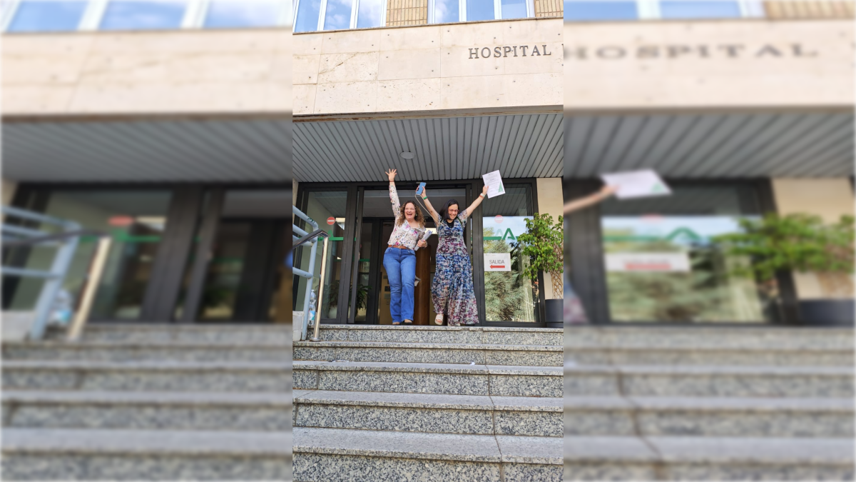 La alegría de las enfermeras que han conseguido quedarse en el Hospital Torrecárdenas.