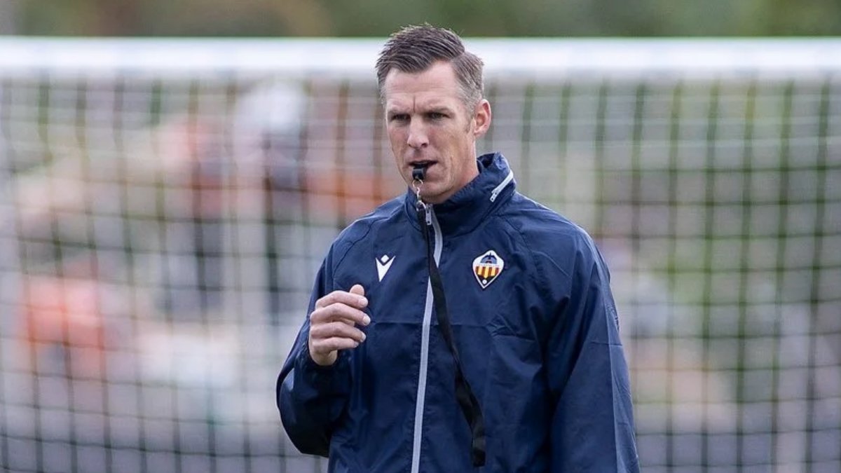 Johan Plat lleva doce jornadas al frente del Castellón y está a cuatro puntos del descenso.