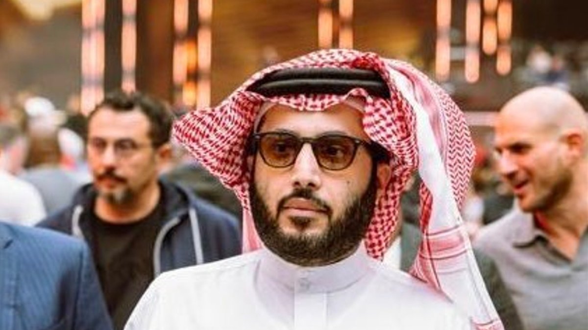 Turki Al-Sheikh esperando un ascenso y su equipo se arrastra.