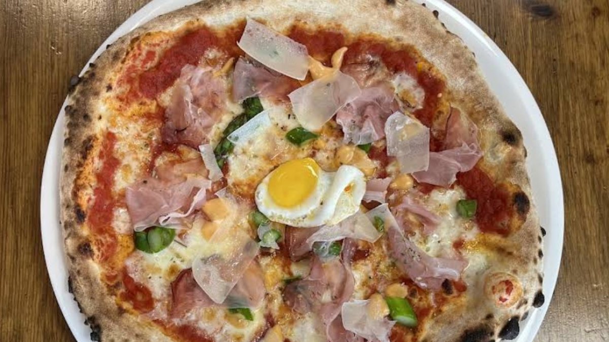 Una de las elaboraciones más populares de esta pizzería almeriense.