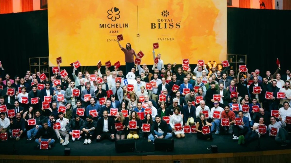 Entrega de las placas de los Restaurantes Recomendados en la Guía Michelin 2025.
