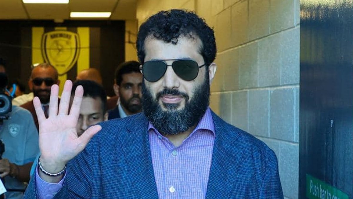 Turki se marcha dejando un entrenador atado y la plantilla más cara de la historia.