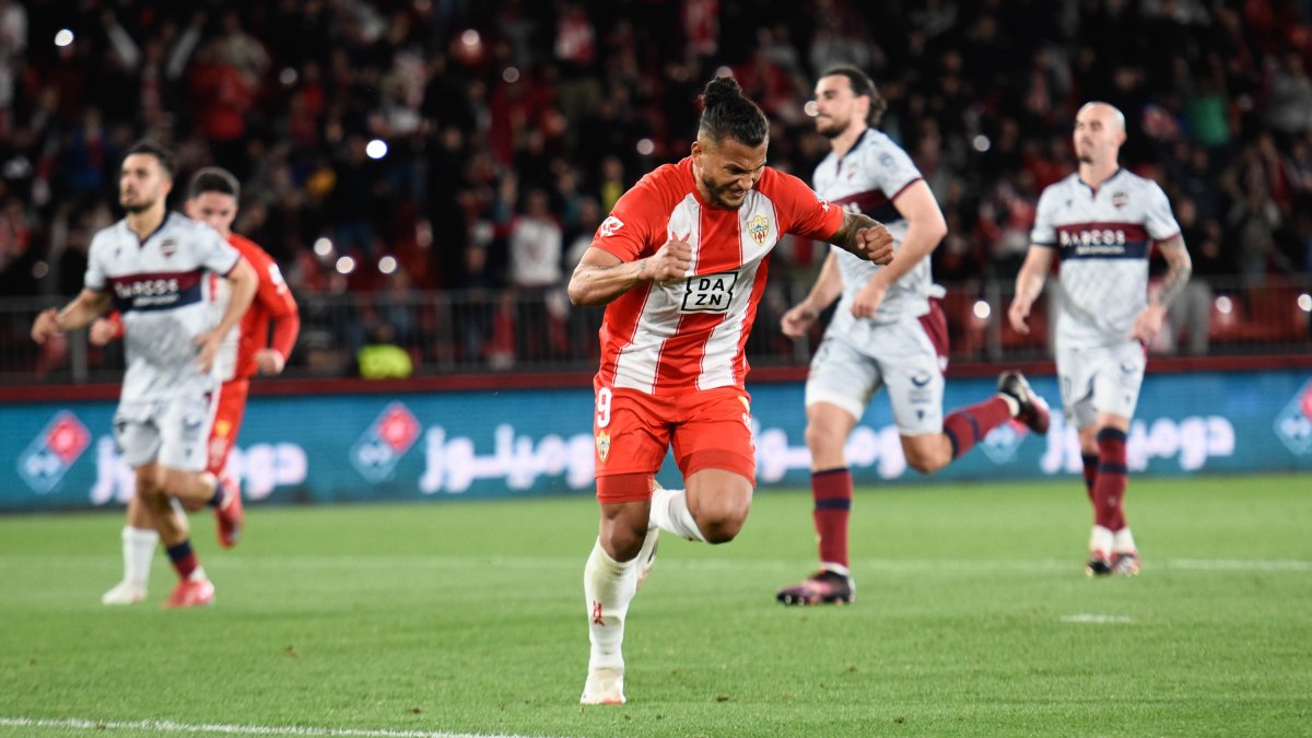El Almería pudo con el Levante hace unas semanas pero está octavo a tres puntos de meterse en el Play Off de ascenso.