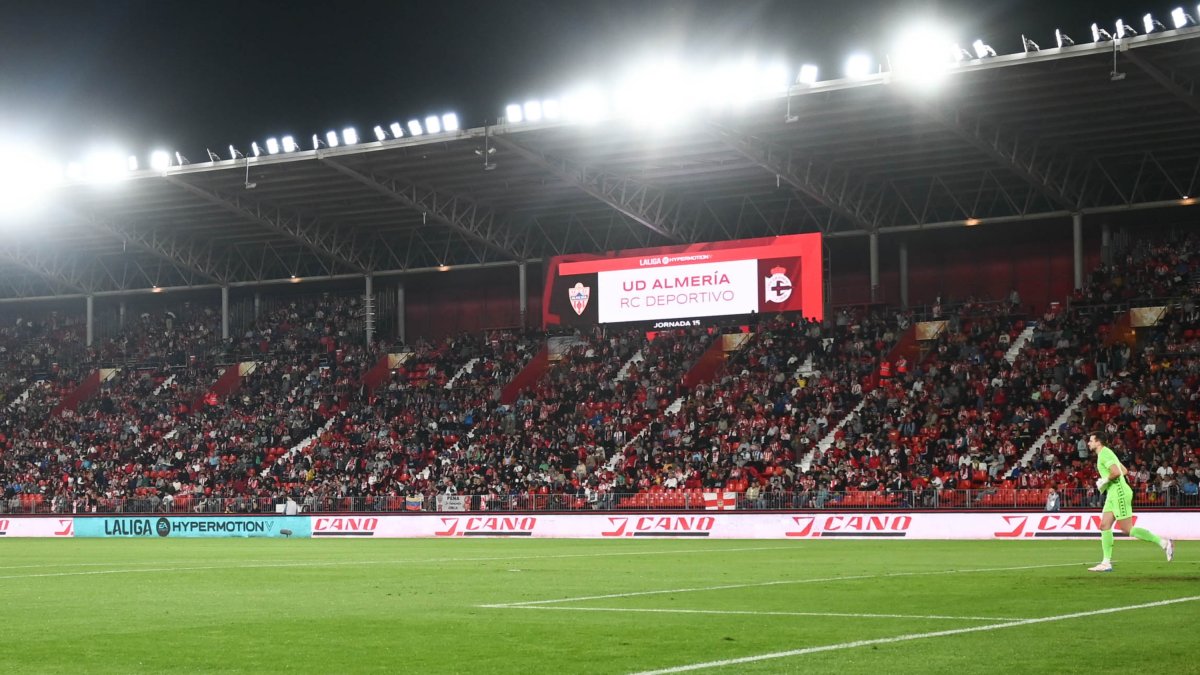 En el Almería-Deportivo (2-1), se recogieron los insultos según el director de partido de la Liga Profesional.