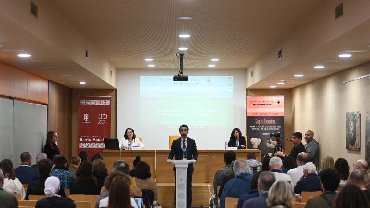 Momento de la inauguración del I Congreso Internacional del Barrio Andalusí
