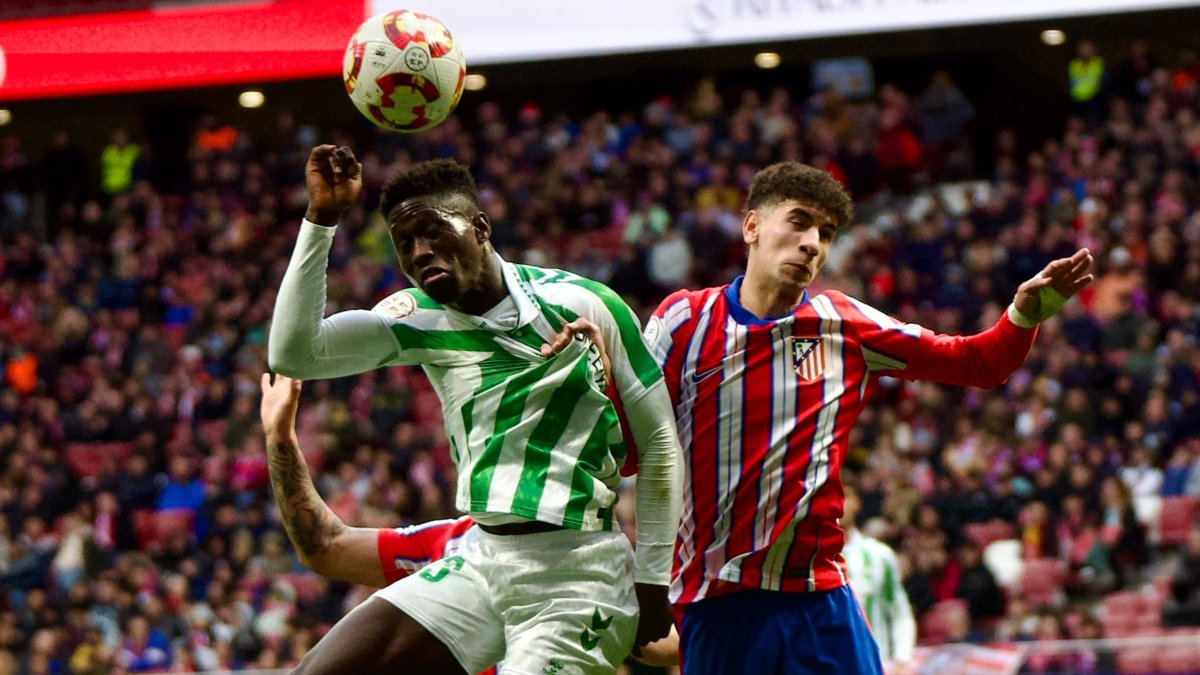 El delantero Marciano Sanca en el partido entre Atlético de Madrid B y Betis Deportivo en el Metropolitano.