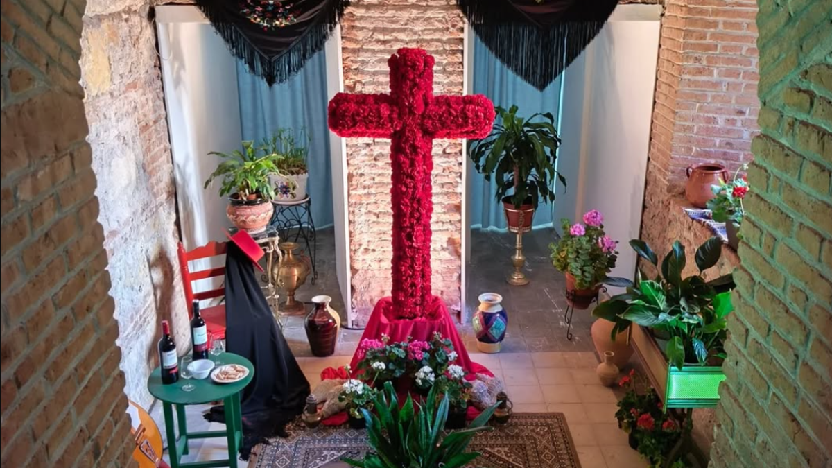 Cruz de Mayo del Calvario, primer premio de las cofradías.