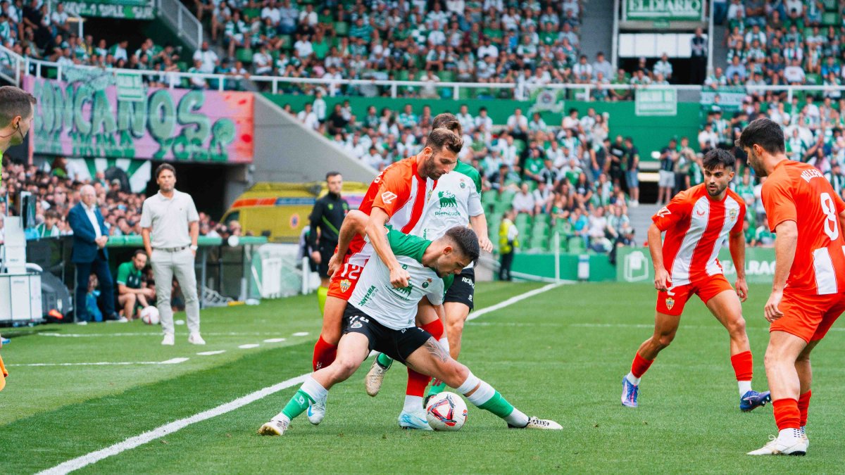 Imagen del Racing de Santander (2-2) Almería de la primera jornada.