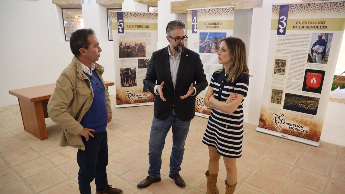 Inauguración de la exposición en el Castillo de Guardias Viejas.