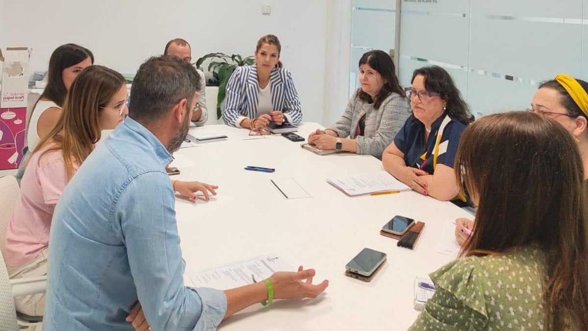 Reunión de la Mesa Radar Local de la Soledad no Deseada de El Ejido.
