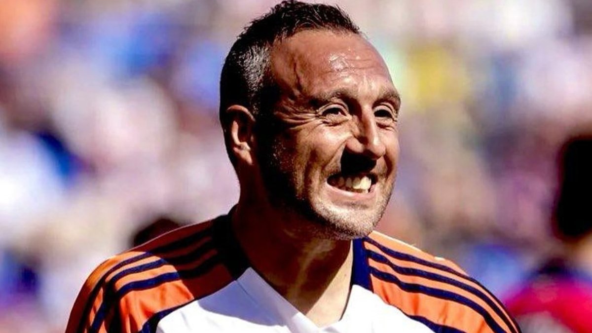 Un entrenador en el campo siempre viene bien a un equipo.