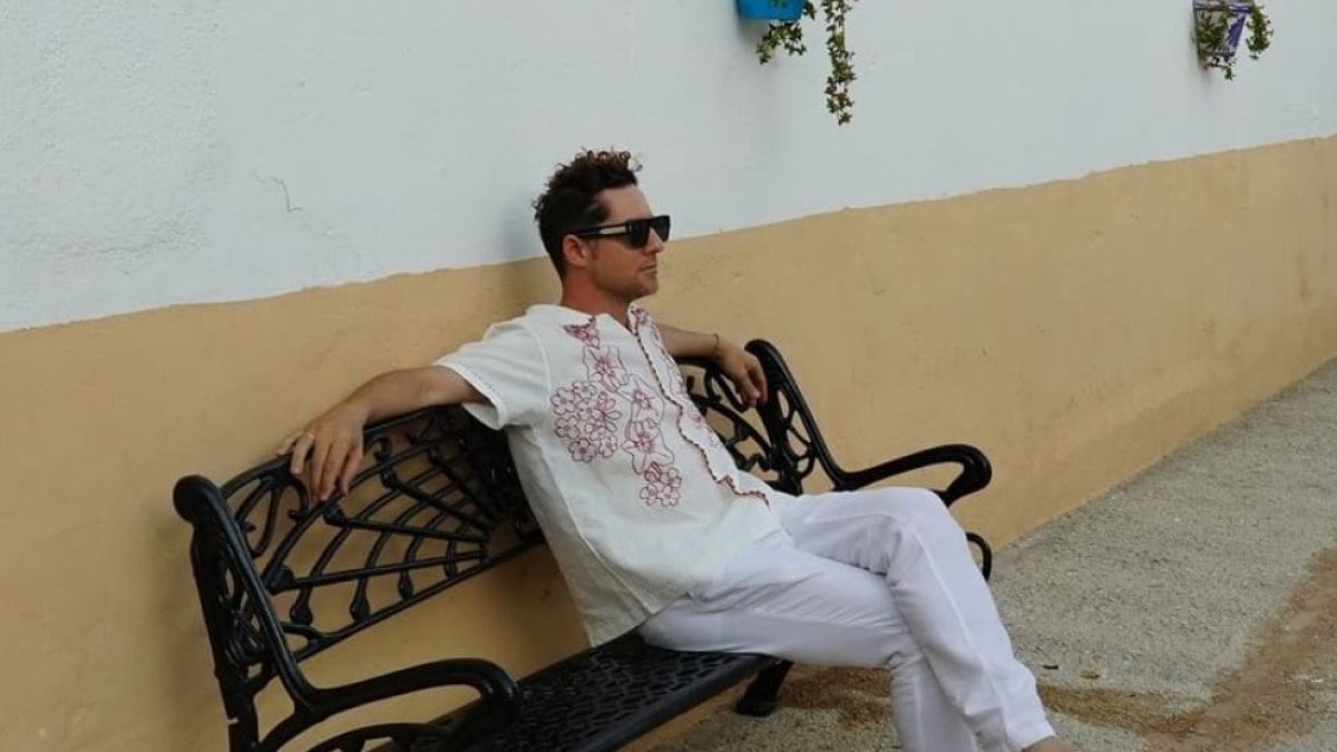 El artista almeriense David Bisbal, en este pueblo de Almería.
