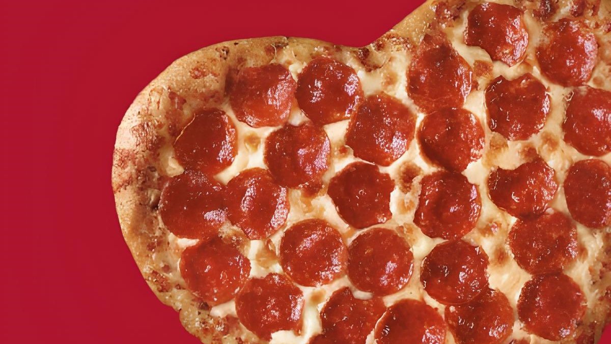 Pizza con forma de corazón.