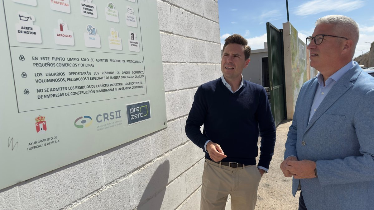 El presidente del Consorcio, Ismael Torres (d), y el gerente de la entidad, Jorge Velázquez (i).