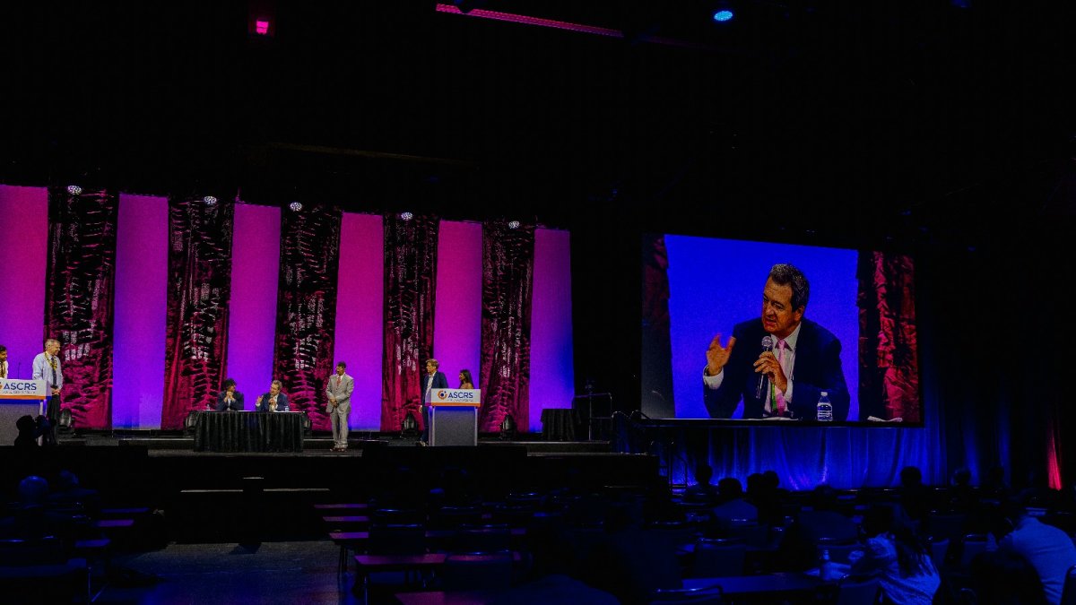 Dr. Joaquín Fernández, durante su participación en el Congreso ASCRS, celebrado en Los Ángeles, (USA).