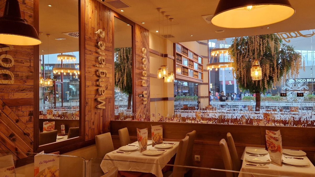 El elegante y acogedor interior de La Tagliatella en el CC Torrecárdenas
