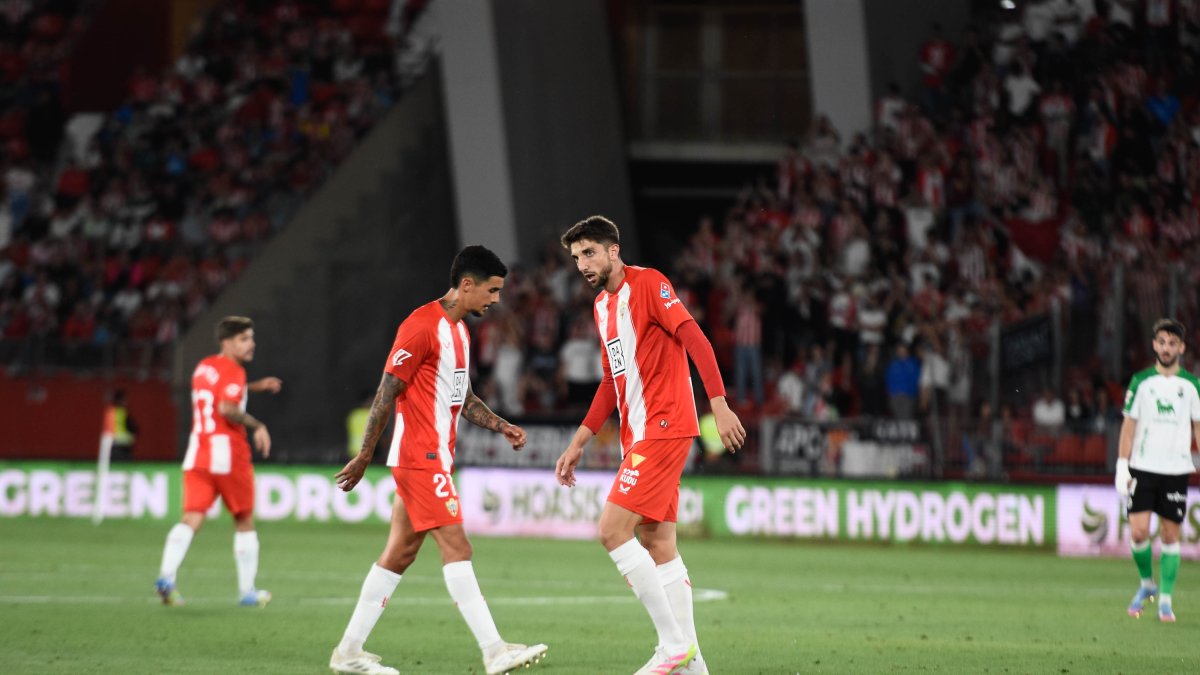 Chumi y Édgar, en el Almería-Racing de Santander del domingo.