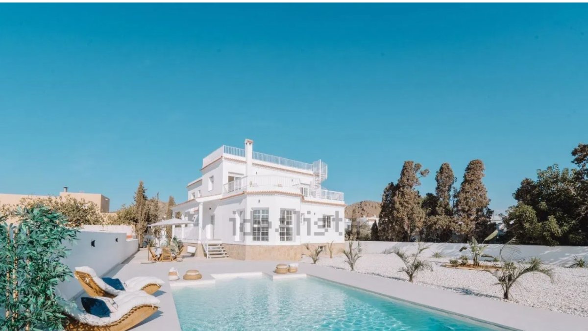 Chalet de lujo a la venta en El Palmeral de Mojácar.