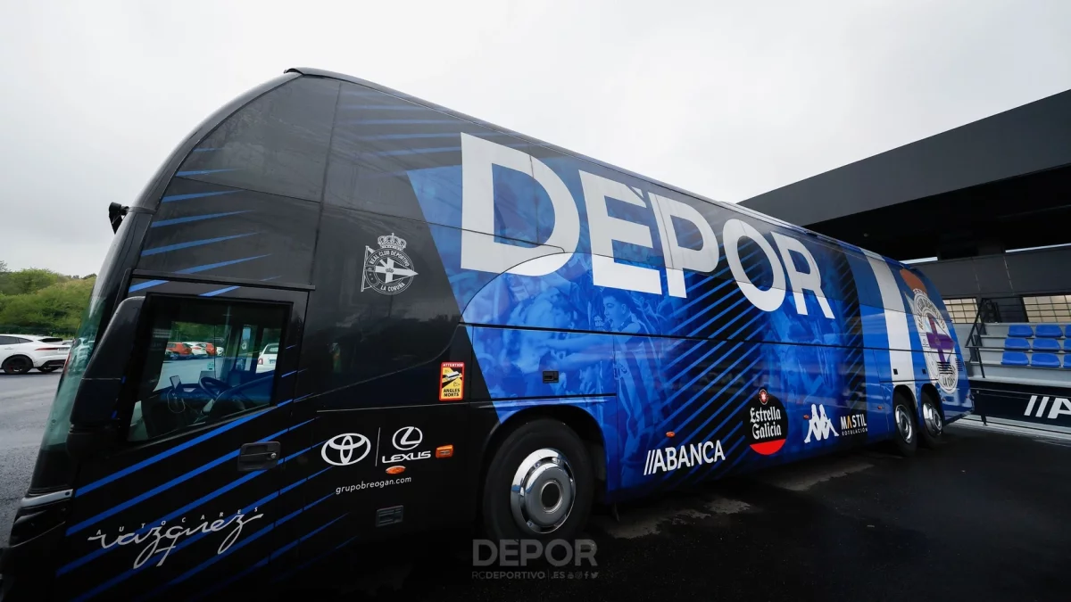 Se prepara el autobús para viajar rumbo a Primera División.