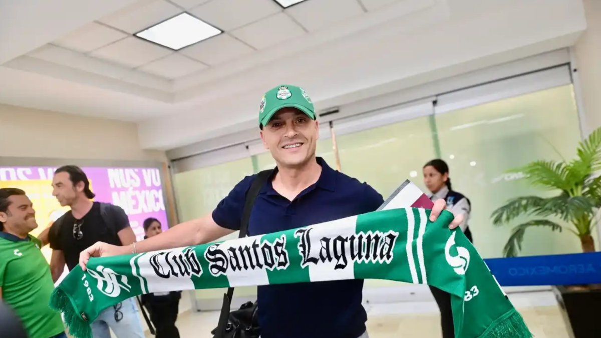 Francisco llegaba ayer a Torreón y ejerce como entrenador del Santos Laguna.