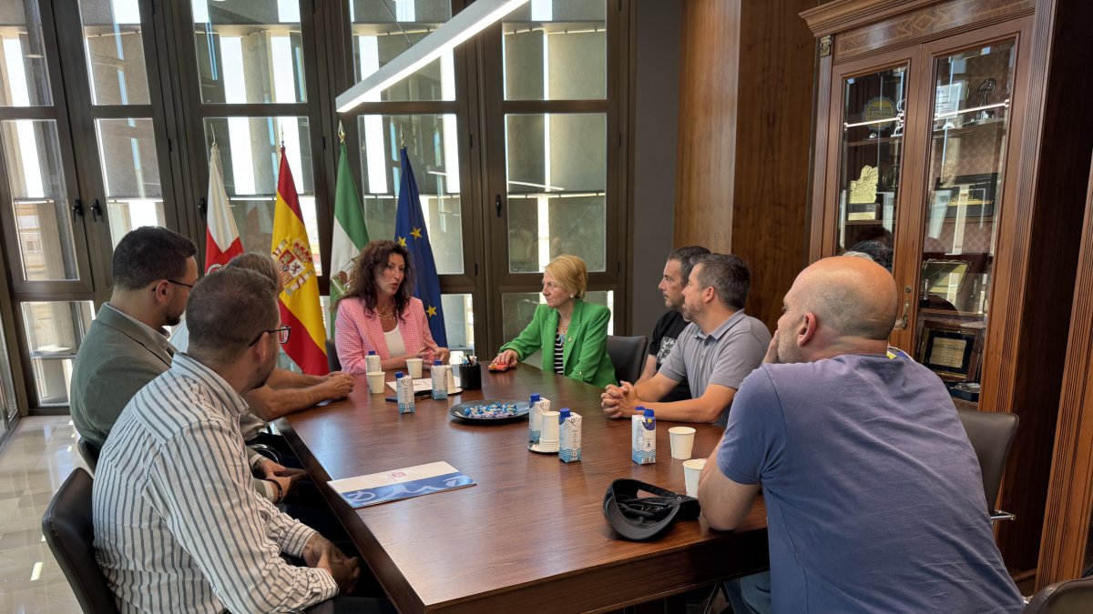 Alcaldesa se reúne con los vecinos Costacabana