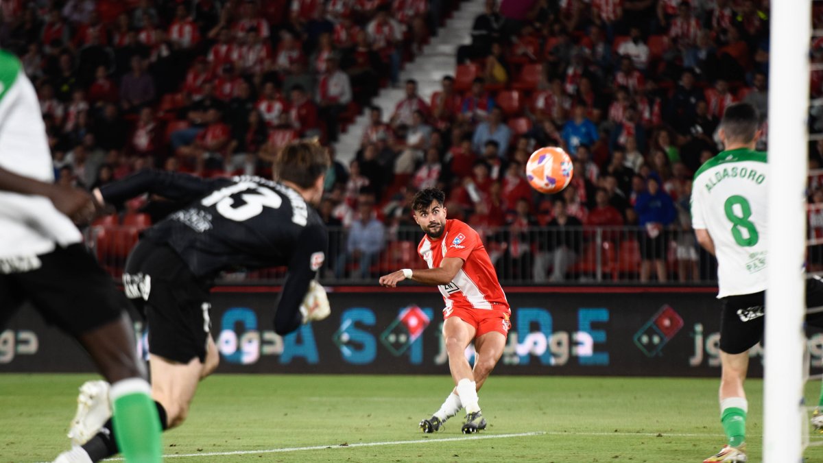 Vuelve a ser feliz después de dos jornadas titular.