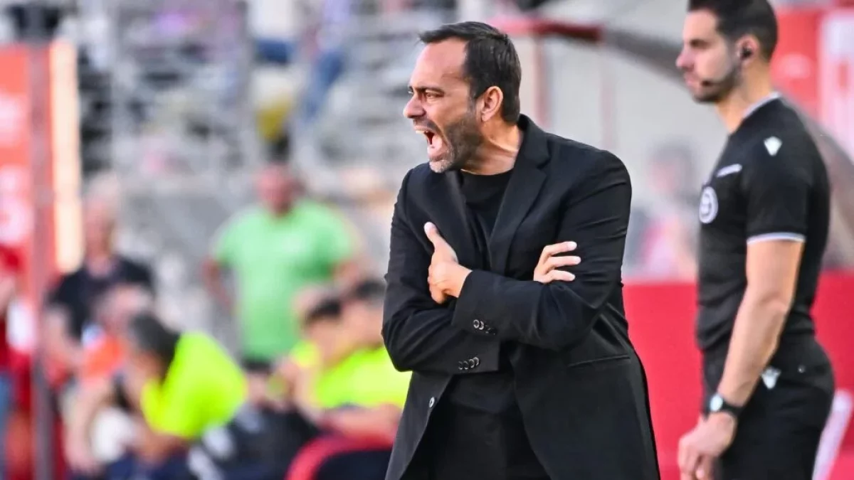 Mucha experiencia acumulada en los banquillos le hacen fiable.