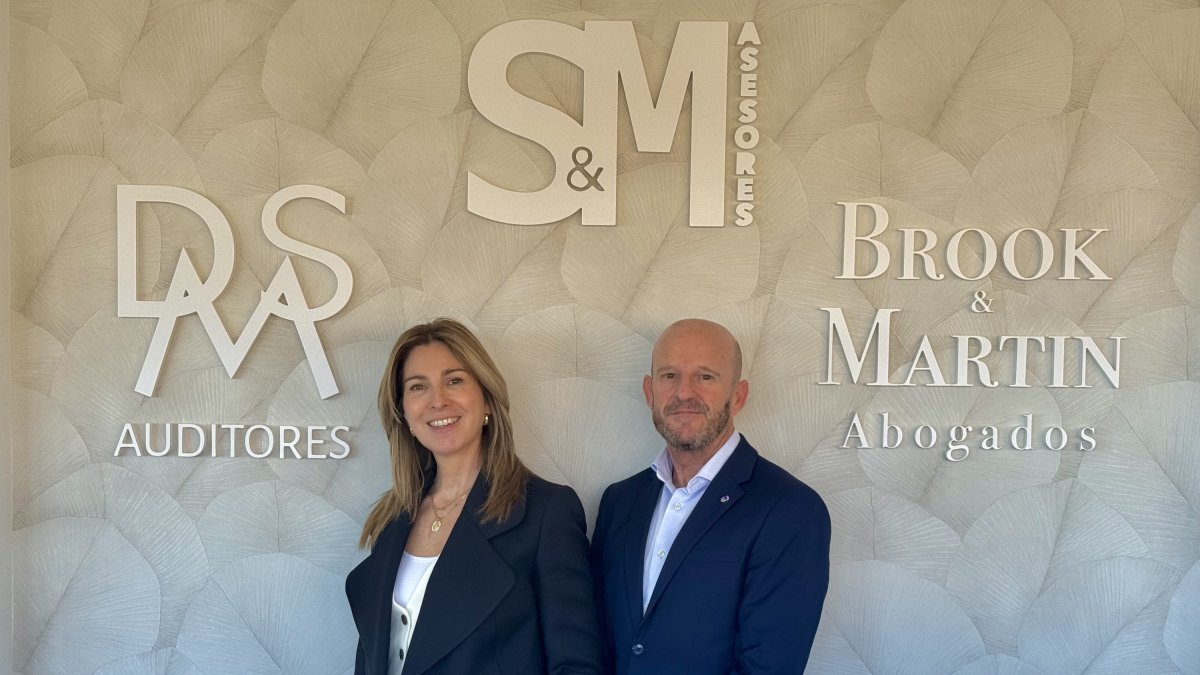 Los CEOS de Salmerón y Martínez Asesores, juntos en cada paso para hacer crecer tu negocio.