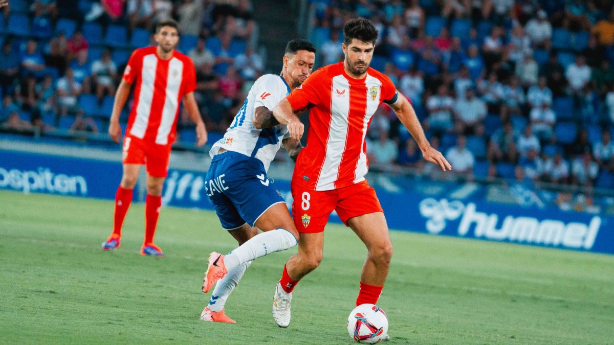 Gonzalo Melero está disponible tras recuperarse de la lesión. Viene un Tenerife descendido.