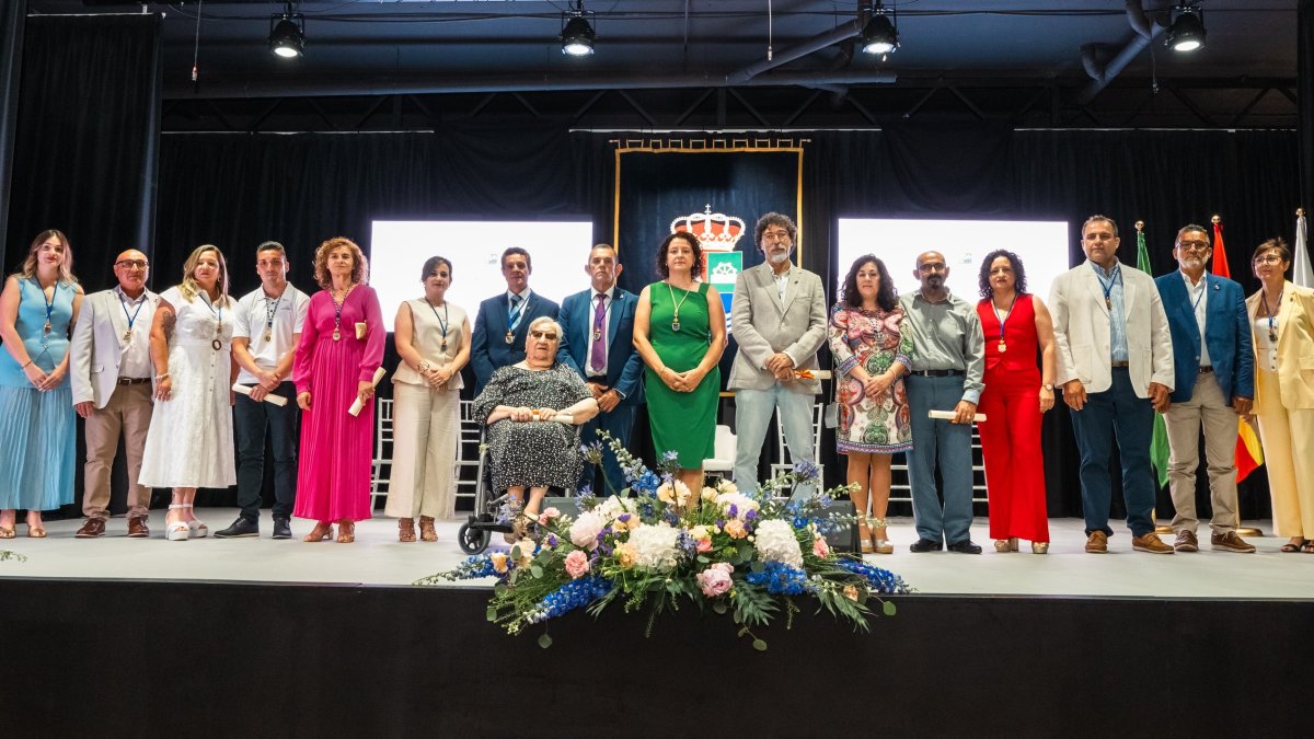 Acto de entrega de medallas a los Balanegrenses más destacados