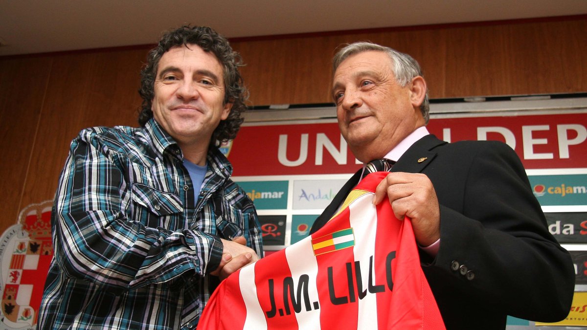 Juanma Lillo llegó como recambio de Hugo Sánchez para salvar al Almería.