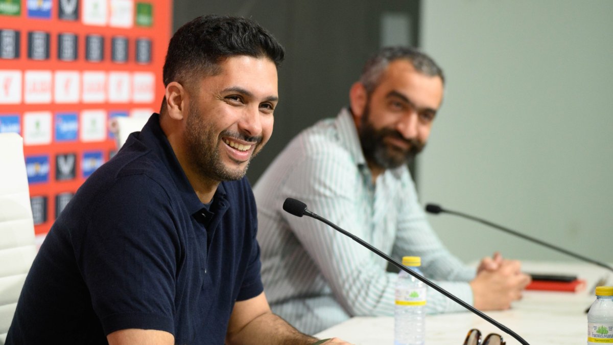 Mohammed Al-Khereiji fue presentado este jueves y estuvo acompañado por el director general Mohamed El Assy.