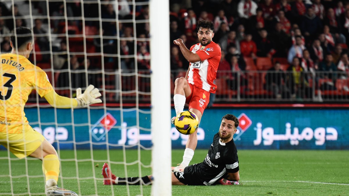 Arnau Puigmal tuvo un final de Liga fantástico en el Almería.