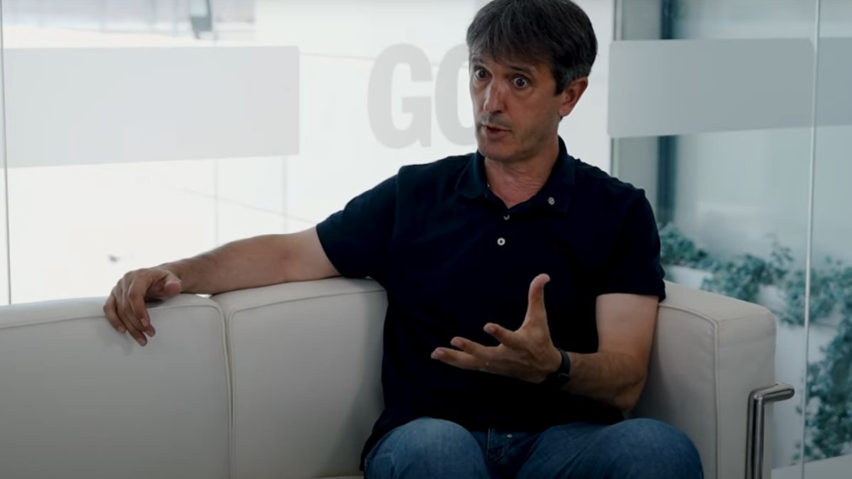 El entrenador ya trabaja en el regreso a Primera participando en los fichajes.