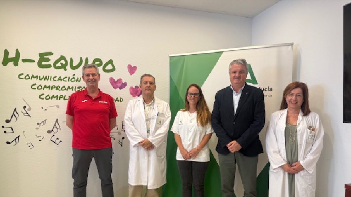 El delegado de salud junto al director del Hospital y el Comité de Ética